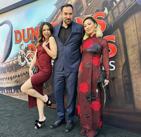 Laura Bailey pretty actress galleries