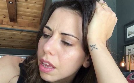 Laura Bailey hd model img