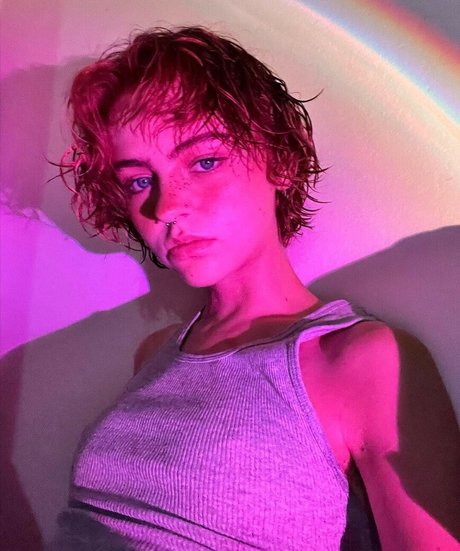 Hadley Nelson star erotic archive