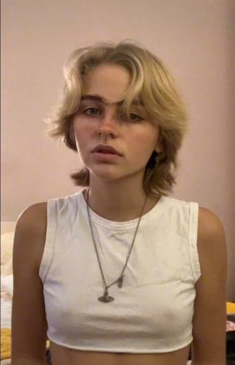 Hadley Nelson model sex picture