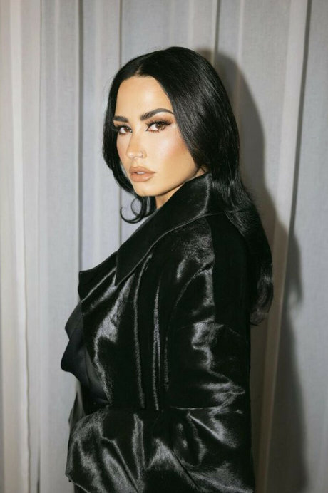 Demi Lovato hot model photos