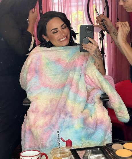 Demi Lovato model nude archive