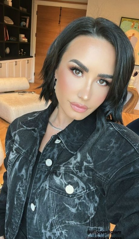Demi Lovato hot actress pic