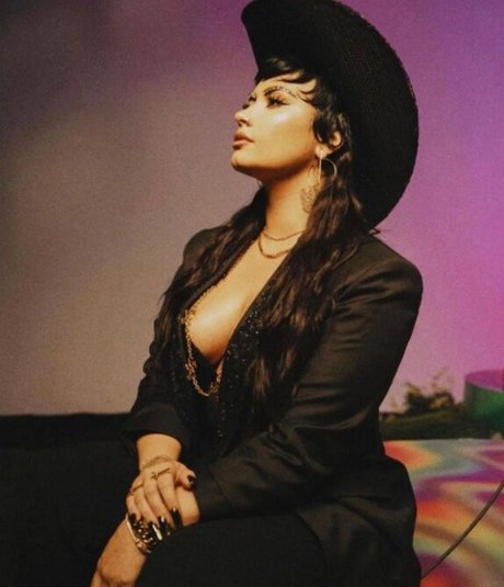 blonde muscle onlyfans hot naked img