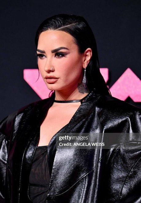 Demi Lovato star pornographic picture