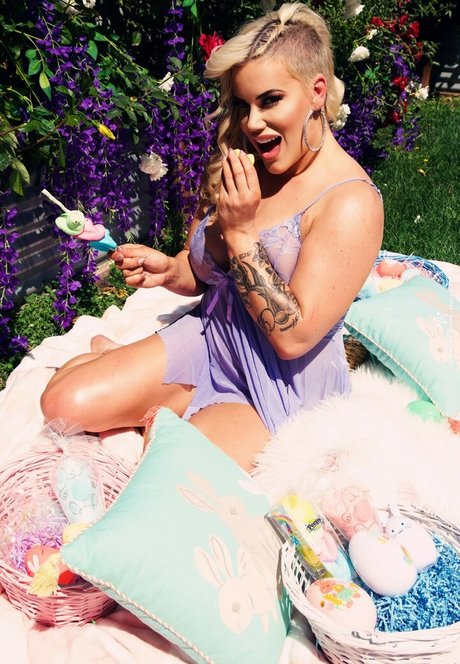 Taya Valkyrie porn actress pics