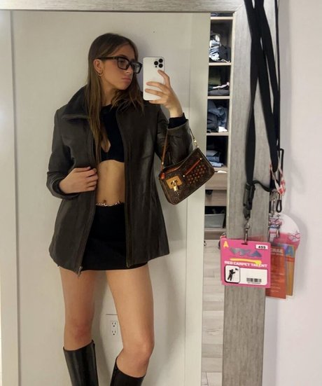 asian blonde onlyfans nice pictures