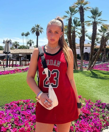 Tate McRae model archive