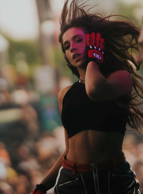 Tate McRae star pretty archive