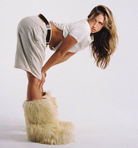 Tate McRae xxx star picture