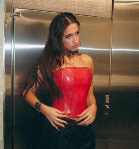 Tate McRae perfect actress pic