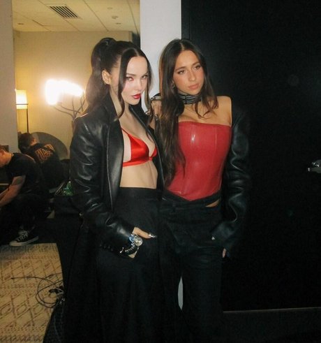 Tate McRae hd model pic