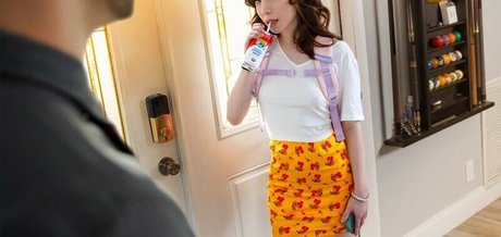 Venus Vixen pretty model image