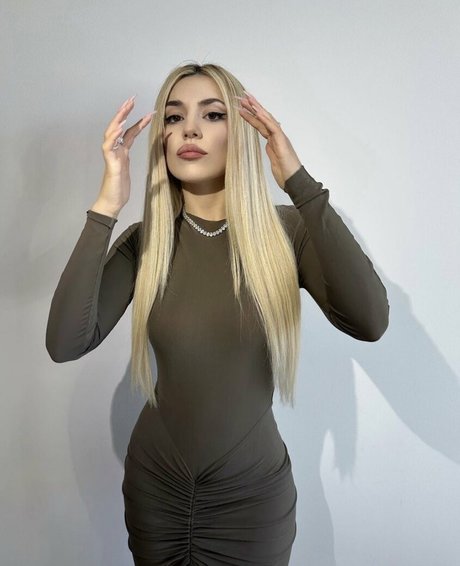 Ava Max pornstar best picture