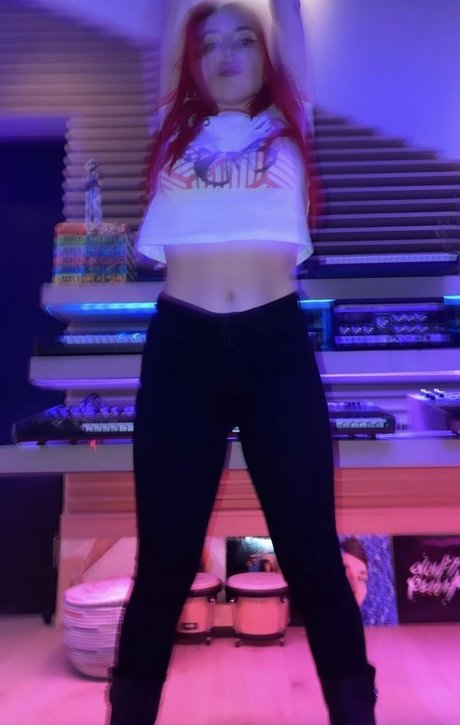 Ava Max naked pornstar archive