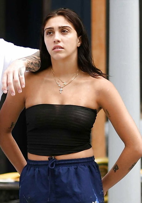 Lourdes Leon star free picture