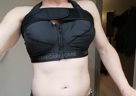 katie__fox pornographic model img