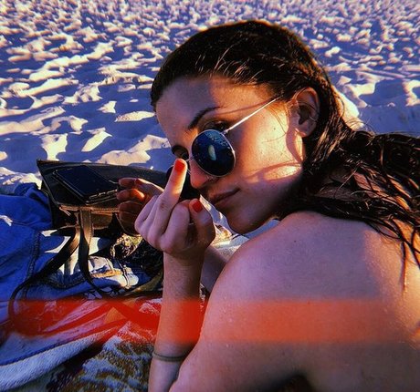 Chloe Maddren model erotic image