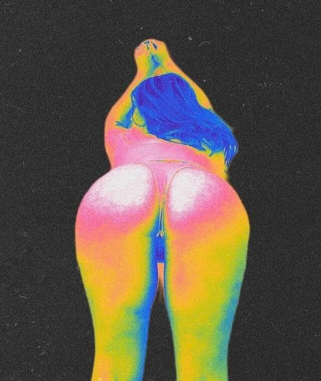 Chloe Maddren model nude pictures