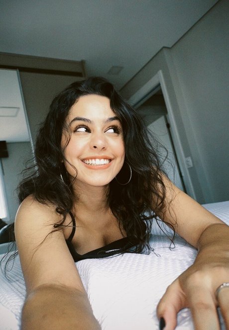 Yasmin Ali Yassine art actress pictures