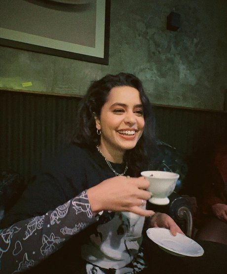 Yasmin Ali Yassine model top images