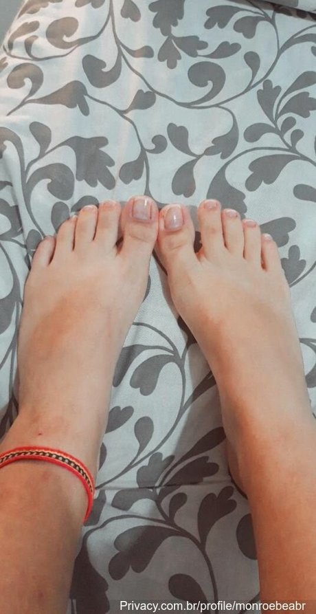 MonroeBeaBr model exclusive picture