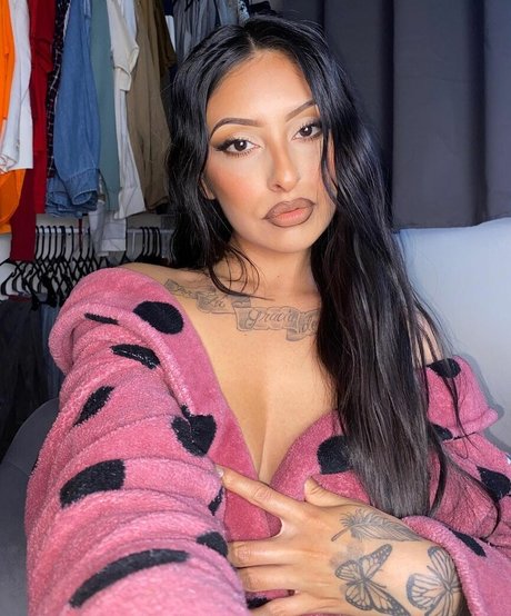 Listapia sexy star pictures