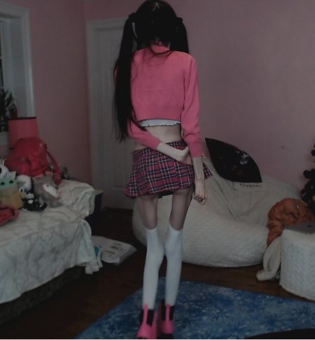 Eugenia Cooney high quality model img