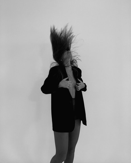 big tits brunette onlyfans art nude galleries