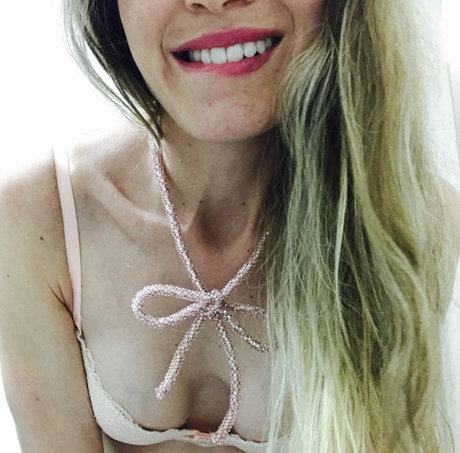 Sara Muller xxx model images