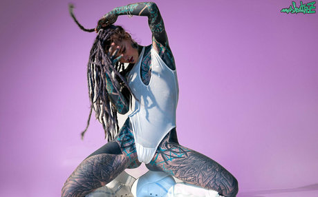 Anuskatzz beautiful actress image