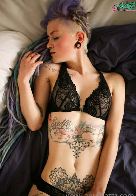 Anuskatzz star sexy image