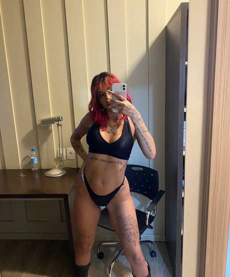 AZZY porn actress picture