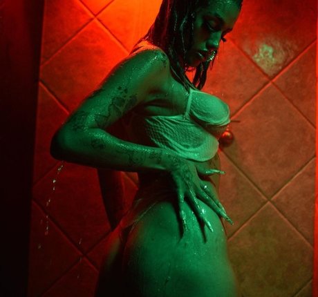 AZZY free star gallery