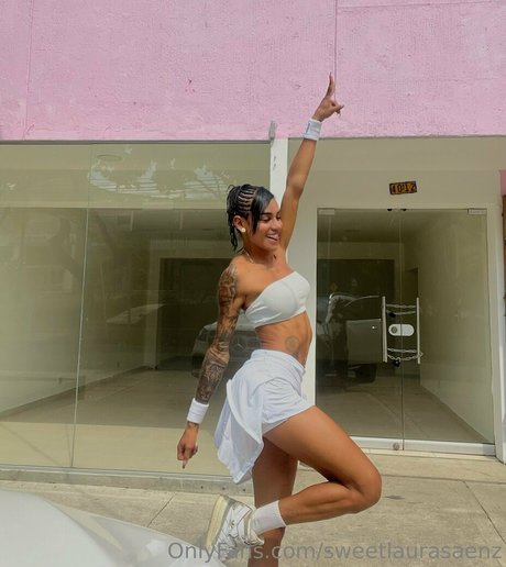 sweetlaurasaenz sex actress pictures