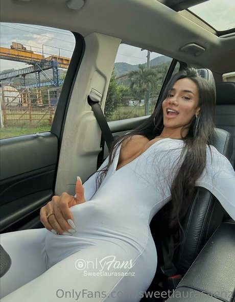 sweetlaurasaenz star hd pictures