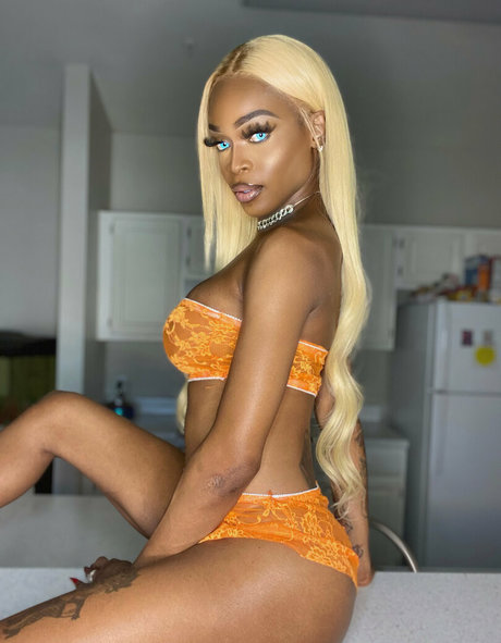 samanthaporsha model best pic