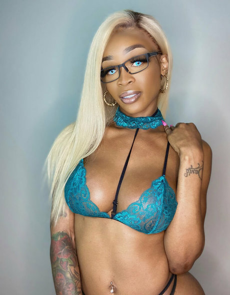 samanthaporsha art model pic