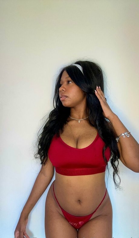 Giuliavalencia naked actress image