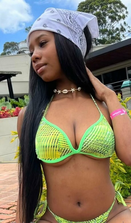 Giuliavalencia star hd img