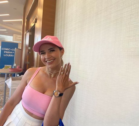 That Star Wars Girl star exclusive image