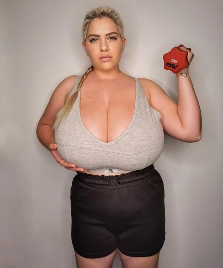 flat chested onlyfans free nude img