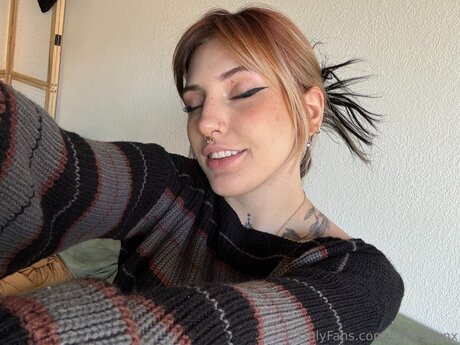 babyfawnx model xxx galleries