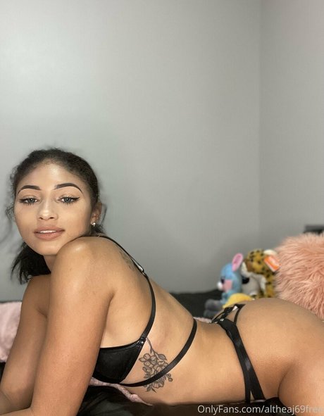 altheaj69free model nude images