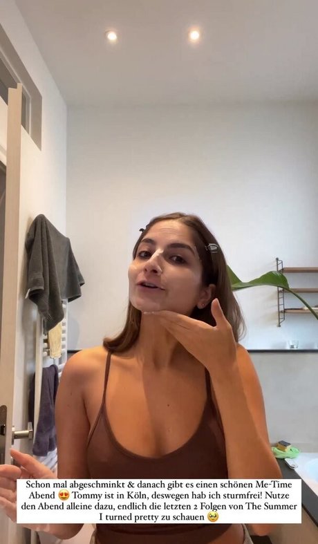 cute anal onlyfans top img