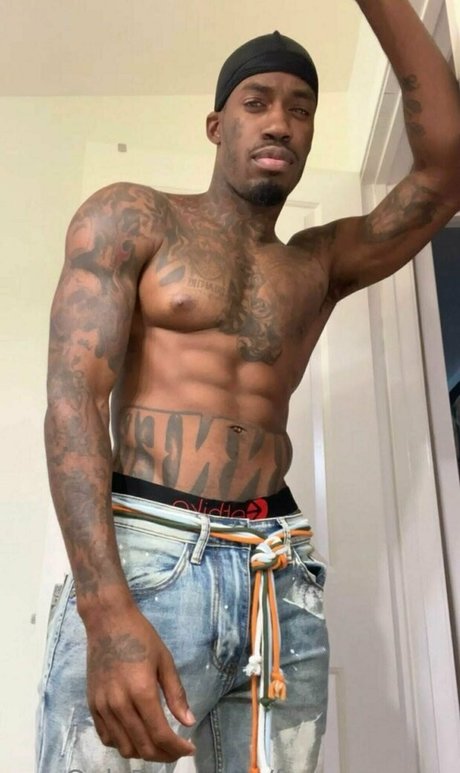 Freepressure star nude image