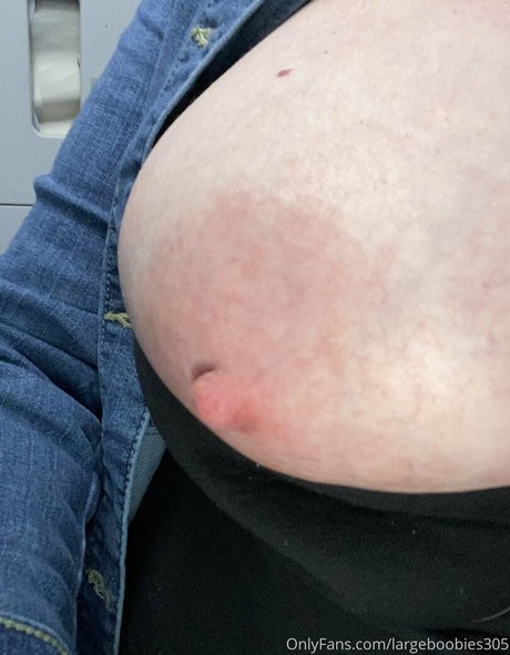 largeboobies305 pornstar nudes photo