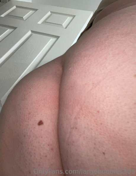 largeboobies305 pornstar perfect gallery