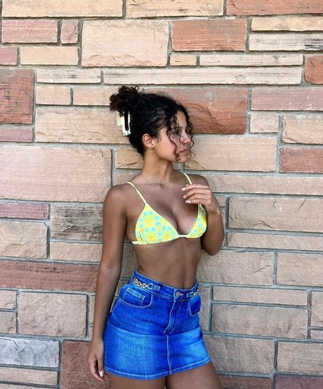 Gabriella Saraivah erotic pornstar pic