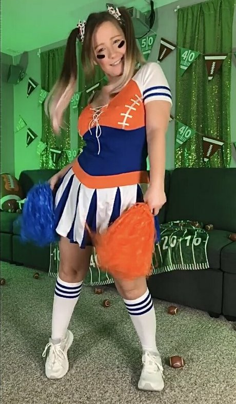 Pattycake model nude photo